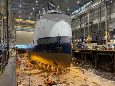 Fugro Resilience in dock hall 1